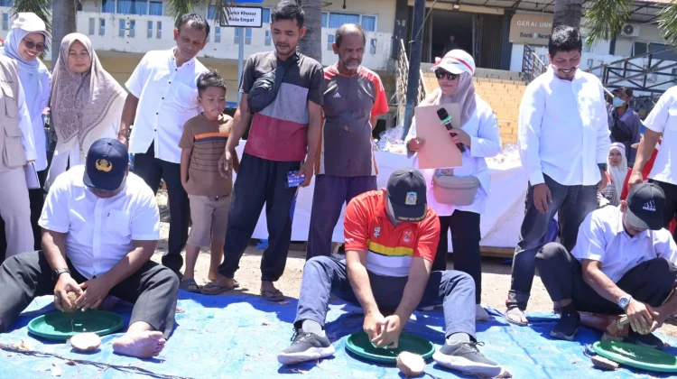 Diskopukmdag Aceh Besar Gelar Lomba Kemerdekaan Bagi Pedagang Pasar Lambaro