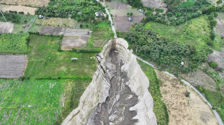 Sinkhole Membesar, Pemkab Aceh Tengah Siap-siap Relokasi Warga