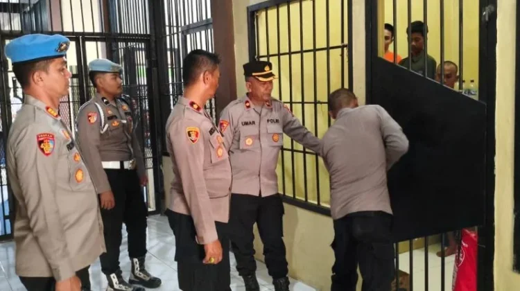 Polres Aceh Jaya Razia Sel Tahanan Antisipasi Barang Terlarang