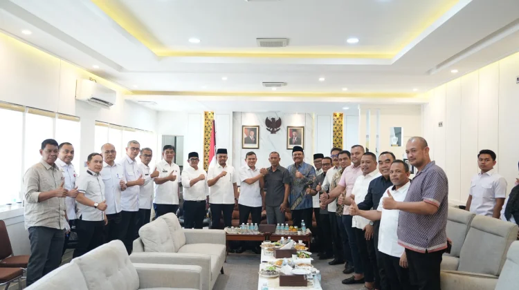 Wagub Aceh dan Pimpinan DPRA Bahas Percepatan Qanun APBA dan Stabilitas Sosial