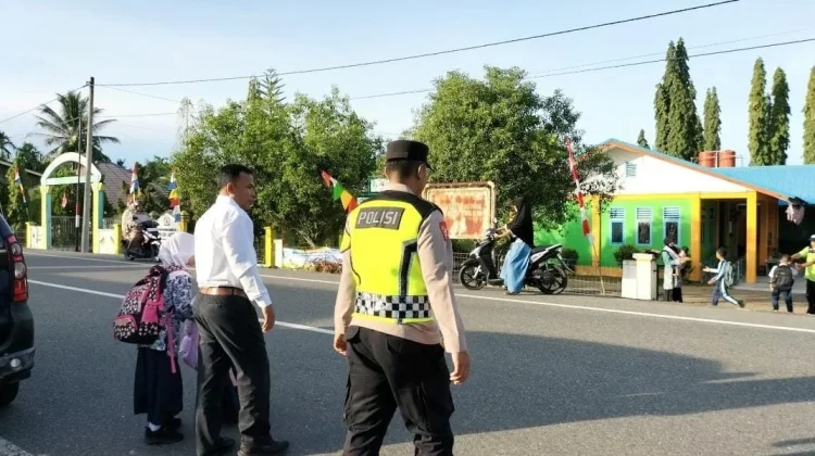 Polsek Panga Laksanakan Strong Point di Madrasah Tsanawiyah Negeri 5