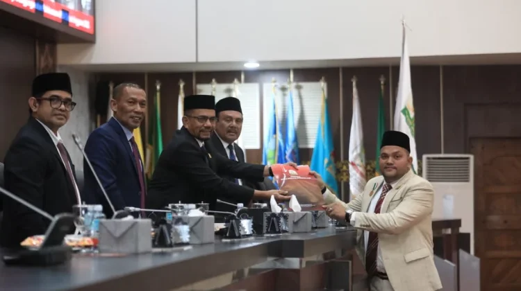 Pemprov Terima Catatan dan Rekomendasi DPRA atas Pertanggungjawaban APBA 2025
