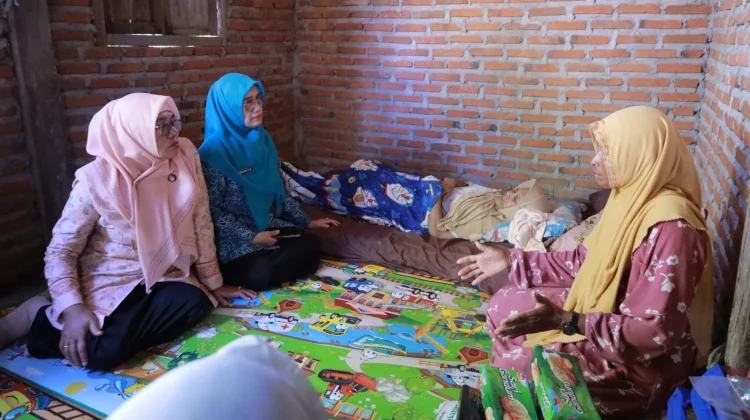 TP PKK Aceh Besar Salurkan Bantuan Bagi Lansia di Montasik