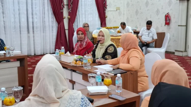 Ketua Perwosi Aceh Mukarramah Fadhlullah Pimpin Rapat Perdana Pengurus