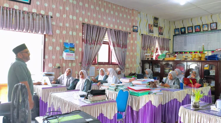 MIN 30 Aceh Timur Dorong Pengembangan Kompetensi Guru Berbasis Teknologi