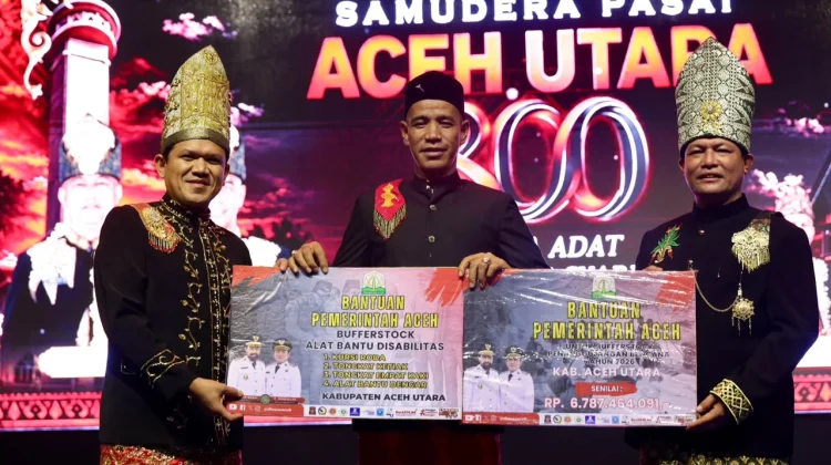 Wagub Aceh Fadhlullah Serahkan Bantuan Rp6,78 Miliar untuk Aceh Utara
