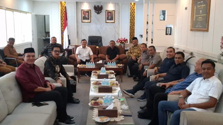 Wagub Aceh Fadhlullah dan Ketua DPRA Bahas Perubahan UUPA