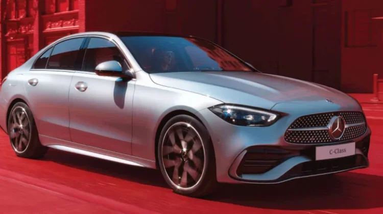 Intip Kemewahan Mercedes-Benz C300 4MATIC Dibanderol Rp1,2 Miliar