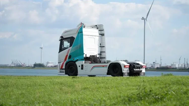 BYD Perkenalkan ETT 44, Truk Listrik untuk Jarak Jauh, Siap Menantang Tesla