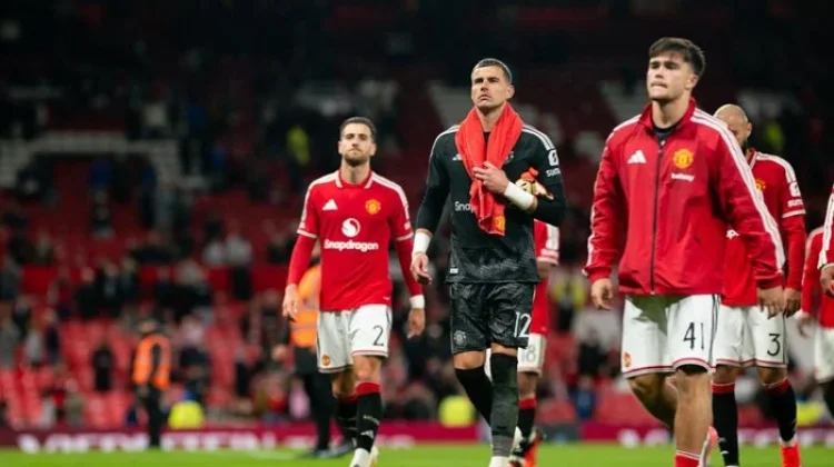 Manchester United Kembali ke Stelan Pabrik, Tersingkir di Piala Liga
