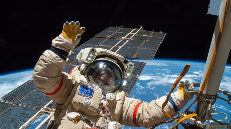China Siapkan Baju Antariksa untuk Misi Bulan 2030