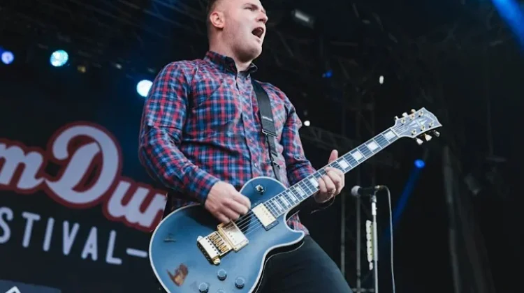 Gitaris New Found Glory Chad Gilbert Tutup Usia