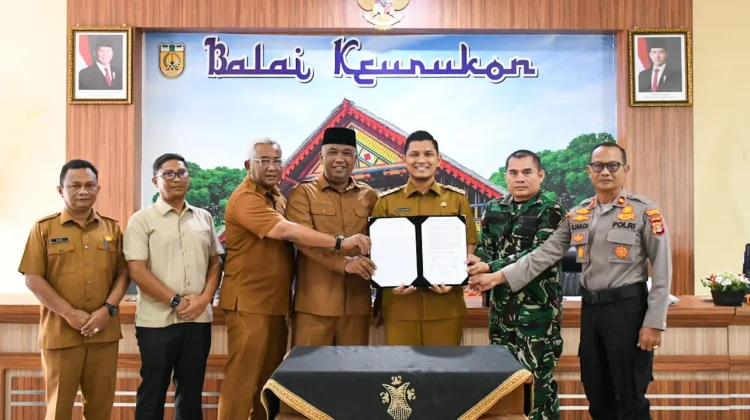 Pemko Banda Aceh Perkuat Kamtibmas di Desa