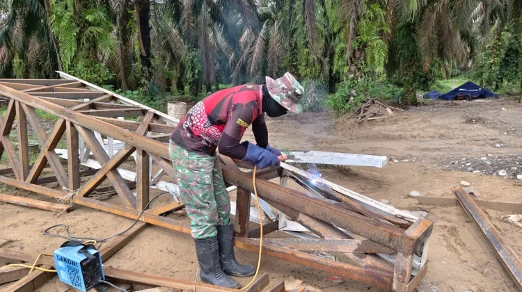 Pembangunan Jembatan Gantung Perintis Garuda Desa Kaloy Aceh Tamiang Dikebut