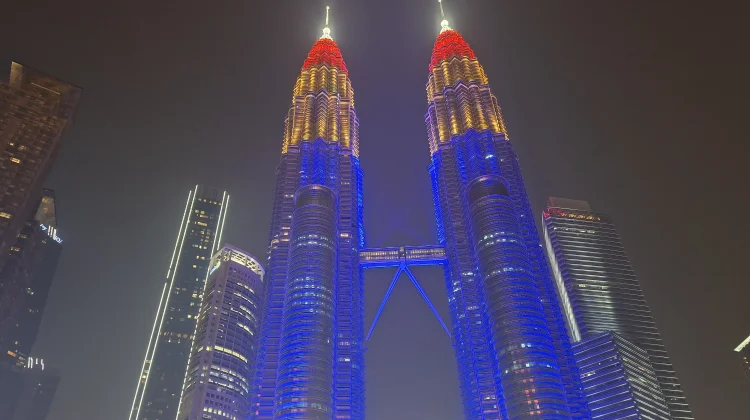 Menara Kembar Petronas, Ikon Megah Kuala Lumpur