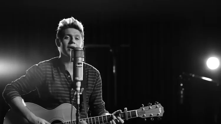 Niall Horan Rayakan 10 Tahun Debut Solo lewat “This Town”