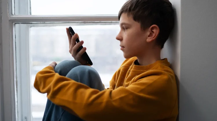 Waspada! Cyberbullying Bisa Ganggu Masa Depan Anak