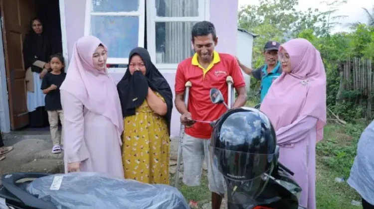 TP-PKK Aceh Besar Salurkan Bantuan Bagi Disabilitas