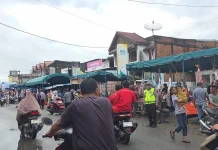 Warga Nagan Raya Berburu Daging Meugang
