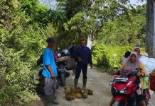 Durian Neubok Badeuk Menembus Keterbatasan