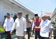 Mendagri dan Mensos Tinjau Huntara di Pidie Jaya