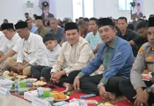 Wagub Aceh Buka Puasa Bersama Korban Bencana di Huntara Pidie Jaya