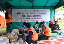 Tim Apoteker PD IAI Aceh Beri Layanan Kesehatan Gratis Korban Bencana Aceh Utara
