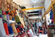 Tradisi Beli Karpet jelang Lebaran Masih Bertahan, meski Tahun Ini Penjualan Turun