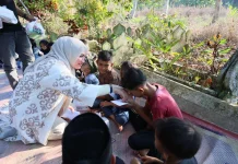 Mudik ke Seunuddon, Kak Na Santuni Anak Yatim dan Ziarah ke Makam Keluarga