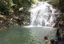Air Terjun 7 Tingkat Jadi Primadona Wisatawan Saat Libur Lebaran