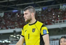 Maarten Paes Dapat Penghargaan Kiper Terbaik di PSSI Awards 2026
