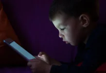 Risiko Digital Mengintai Anak Pengguna Gawai