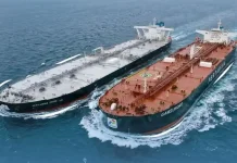 20 Kapal Komersial Masih Melintas di Selat Hormuz