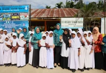 Bunda Guru Aceh Semangati Murid SD Negeri Tanah Rata