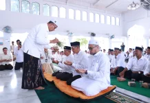 Pemkab Aceh Besar Peusijuek Jemaah Calon Haji