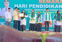 Kepala MIN 32 Bireuen Raih Penghargaan Penulis 12 Buku Sastra Aceh
