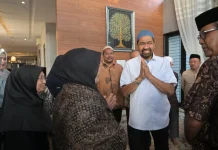 Gubernur Aceh Takziah ke Rumah Duka Mantan Gubernur Aceh dr. Zaini Abdullah