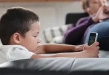 Orang Tua Diminta Tak Hanya Melarang, tapi Edukasi Anak Soal Gadget