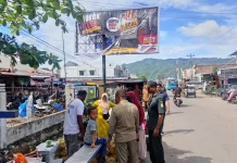 Satpol PP dan WH Aceh Besar Tertibkan PKL di Pasar Ketapang