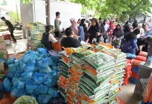 Ratusan Warga Serbu Pasar Murah di Darul Imarah