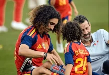 Cucurella Bertahan dengan Rambut Ikal Demi Putranya