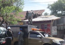 Satpol PP dan WH Tertibkan PKL yang Gunakan Fasilitas Umum