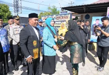 Pemenang Lomba Beut Kitab Bak Sikula Terima Penghargaan