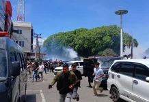 Peringatan Damai Aceh Berlangsung Ricuh, Aparat Lepaskan Tembakan Gas Air Mata