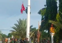 TNI Turunkan Bendera Bulan Bintang di Masjid Raya Baiturrahman Banda Aceh