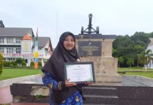 Guru Fikih MIN 5 Aceh Jaya Raih Penghargaan Guru Dedikatif