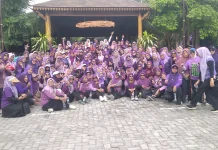 Lautan Ungu di Batoh! Senam Happy Roul Diikuti 3 Kali Lipat Peserta