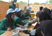 Mahasiswa Keperawatan USK Layani Pemeriksaan Kesehatan Warga Aceh Jaya