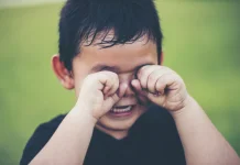 Anak Merengek? Kenali Dulu Perasaannya