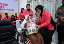 Bhayangkari Sediakan Cek Lab hingga Operasi Katarak dalam Bakkes di Aceh Tamiang
